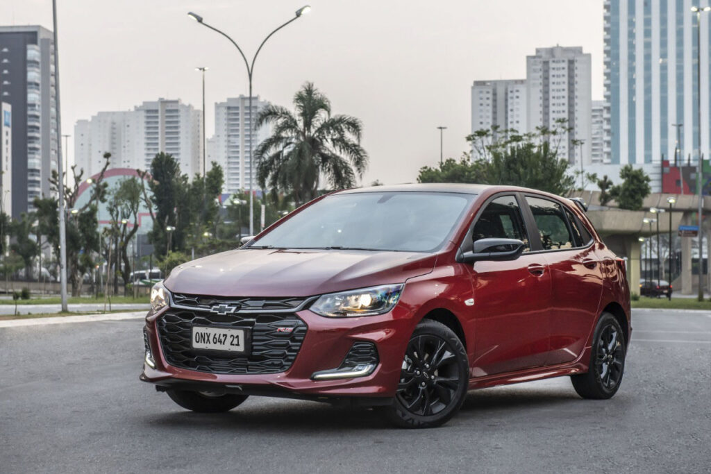 Modelos do Onix: guia completo das versões do carro mais querido do Brasil 8 carros mais economicos Onix-RS