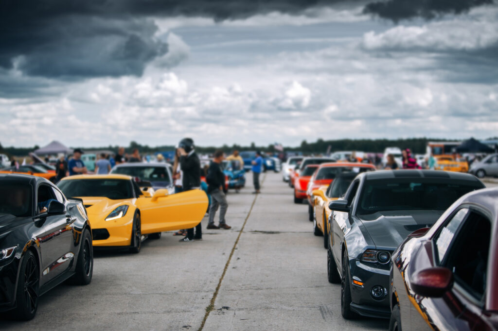 Carros Mexidos: o que diz a Resolução Nº 292 do CONTRAN? 5 carro mexidos em festival