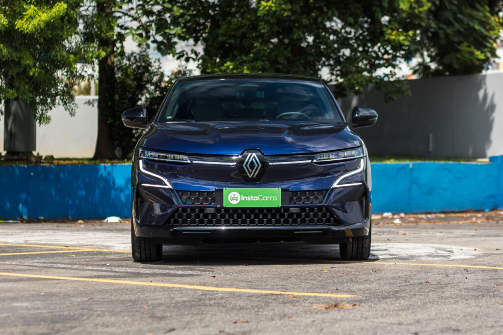 Renault Megane E-Tech tem desconto de R$ 80 mil 6 Renault Megane E-Tech 2024 Azul
