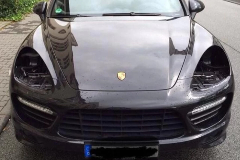 Roubo de faróis: entenda o crime que está comum na Europa 6 carro sem farol 1
